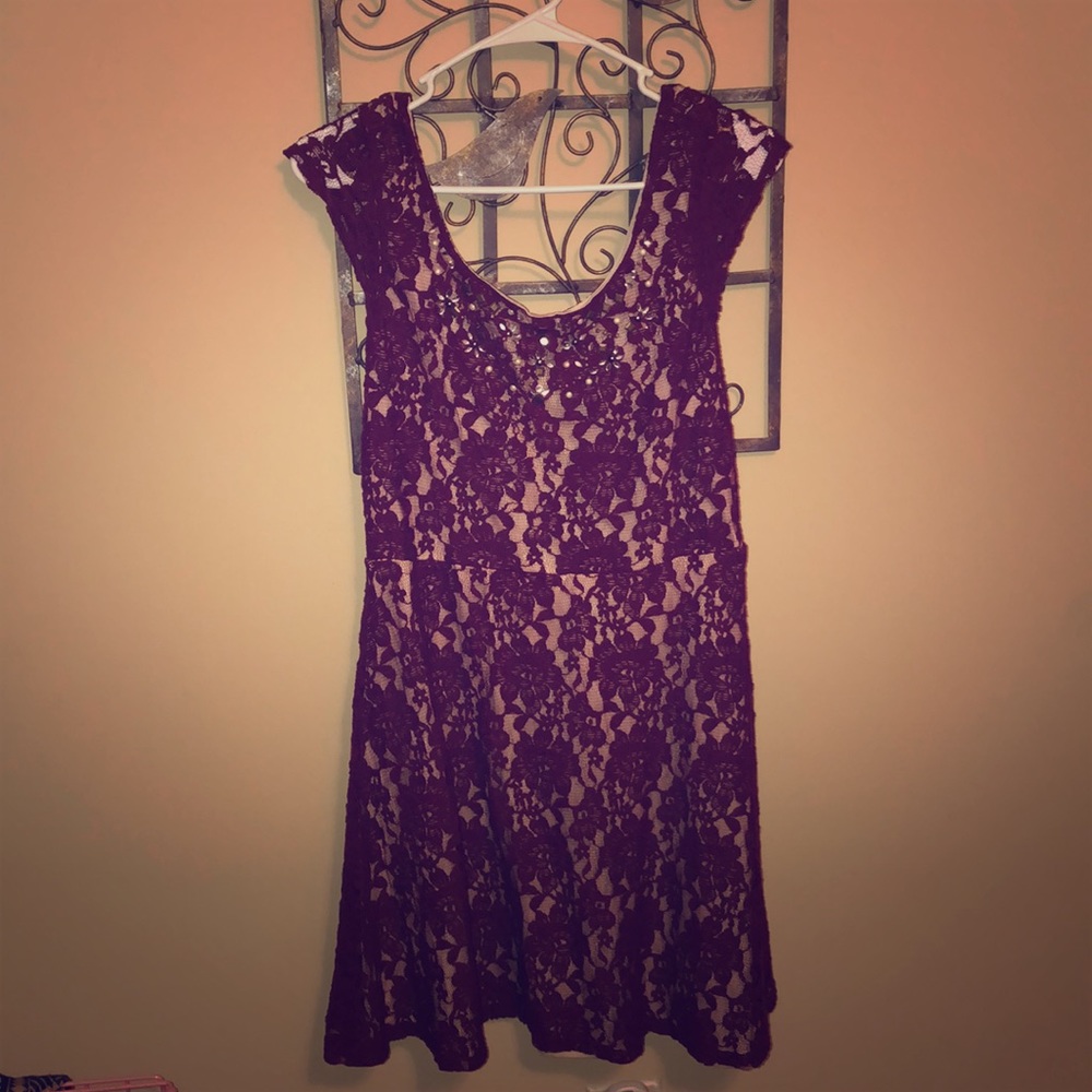 Lace dress with sequin details